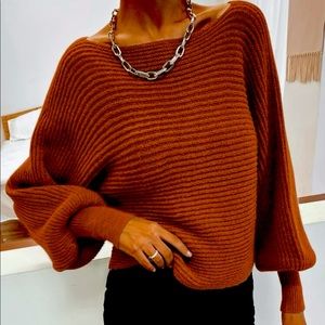 Solid batwing sleeves sweater
